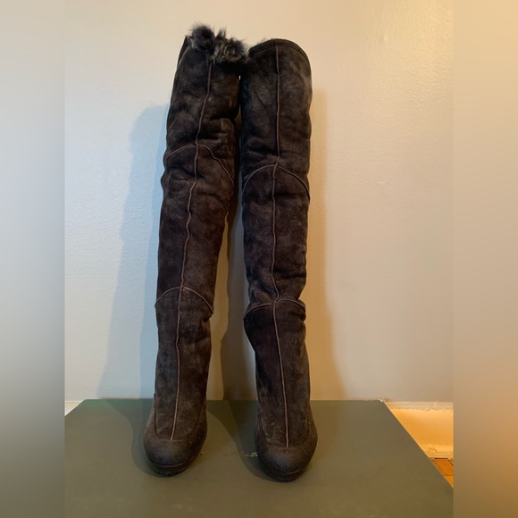 UGG Collection over-the-knee genuine shearling heel boots - Picture 3 of 8